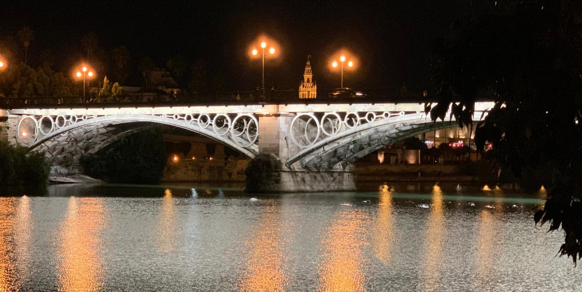 Un Espacio Diferente En Triana. *